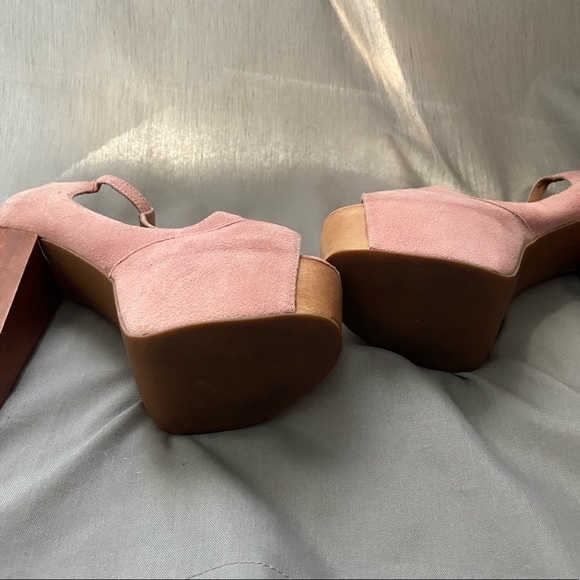 Jeffrey Campbell Foxy Wood Suede
Pink Heels Size 7 - Picture 12 of 13